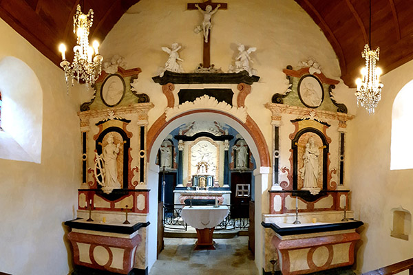 "intérieur de la chapelle"